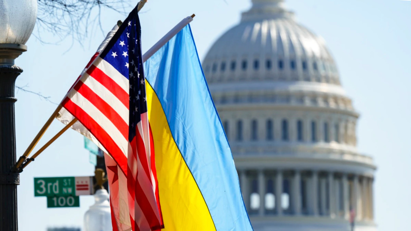 прапори України та США