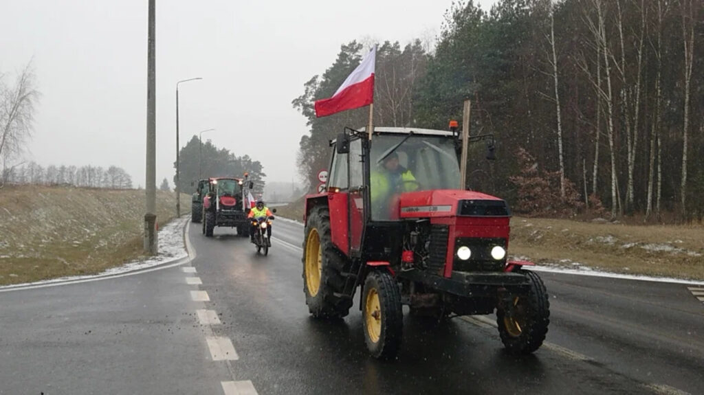 трактора з прапором Польщі