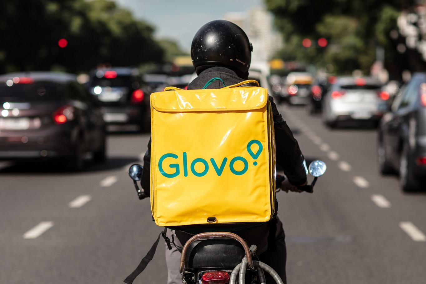 кур'єр Glovo