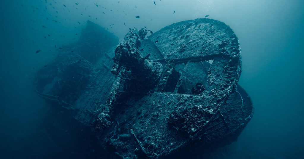 корабль на дні моря