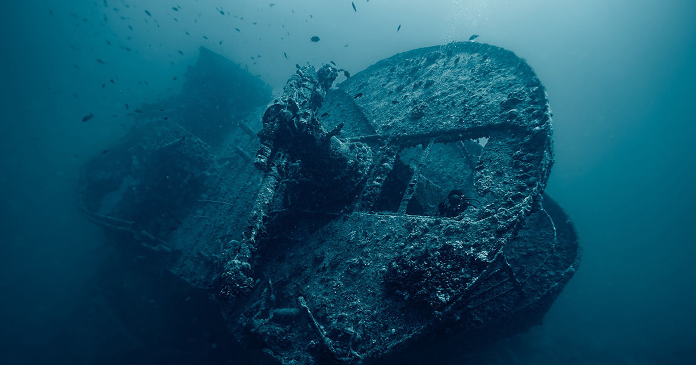 корабль на дні моря