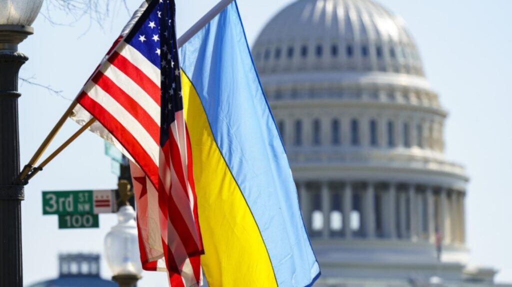 прапори США та України