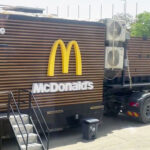 Розкішний прийом: в Ер-Ріяді встановили мобільний McDonald’s для Трампа