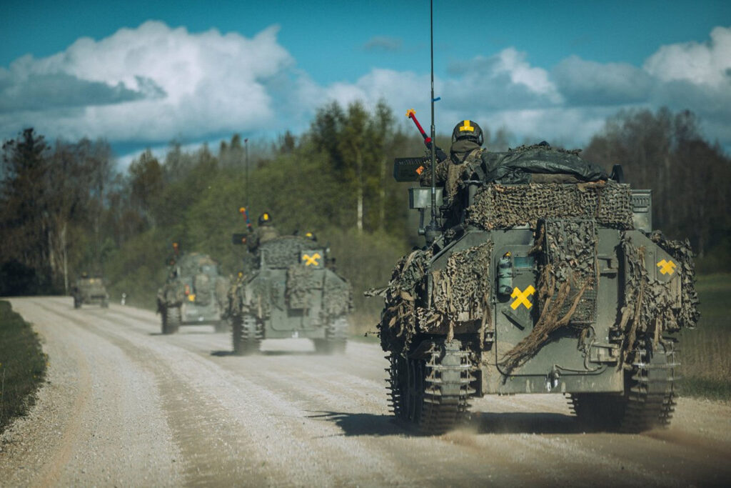 військові БТР