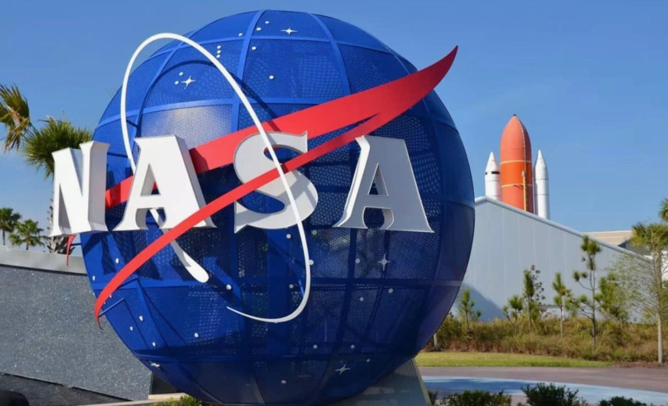 логотип NASA