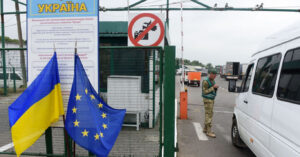 Уряд України дозволив виїзд за кордон чоловікам віком до 22 років