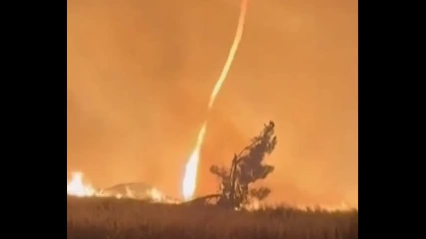 вогнений смерч