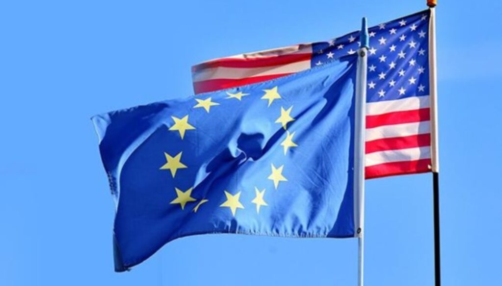 прапори ЄС та США