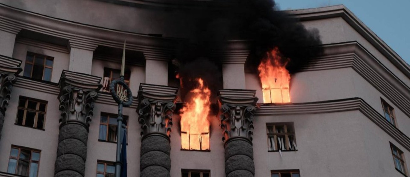 пошкоджена будівля Каб міну