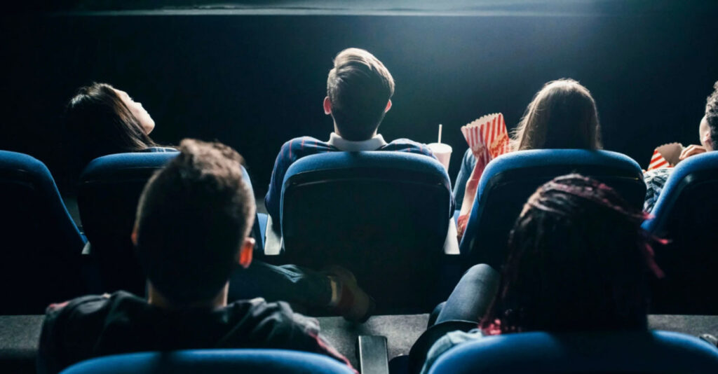 зал у кінотеатрі