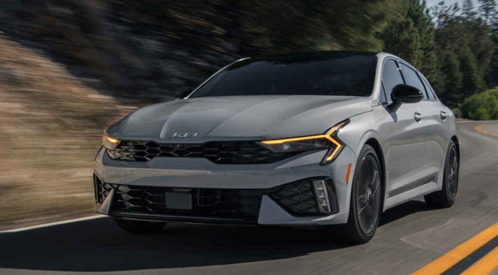 автомобіль KIA K5