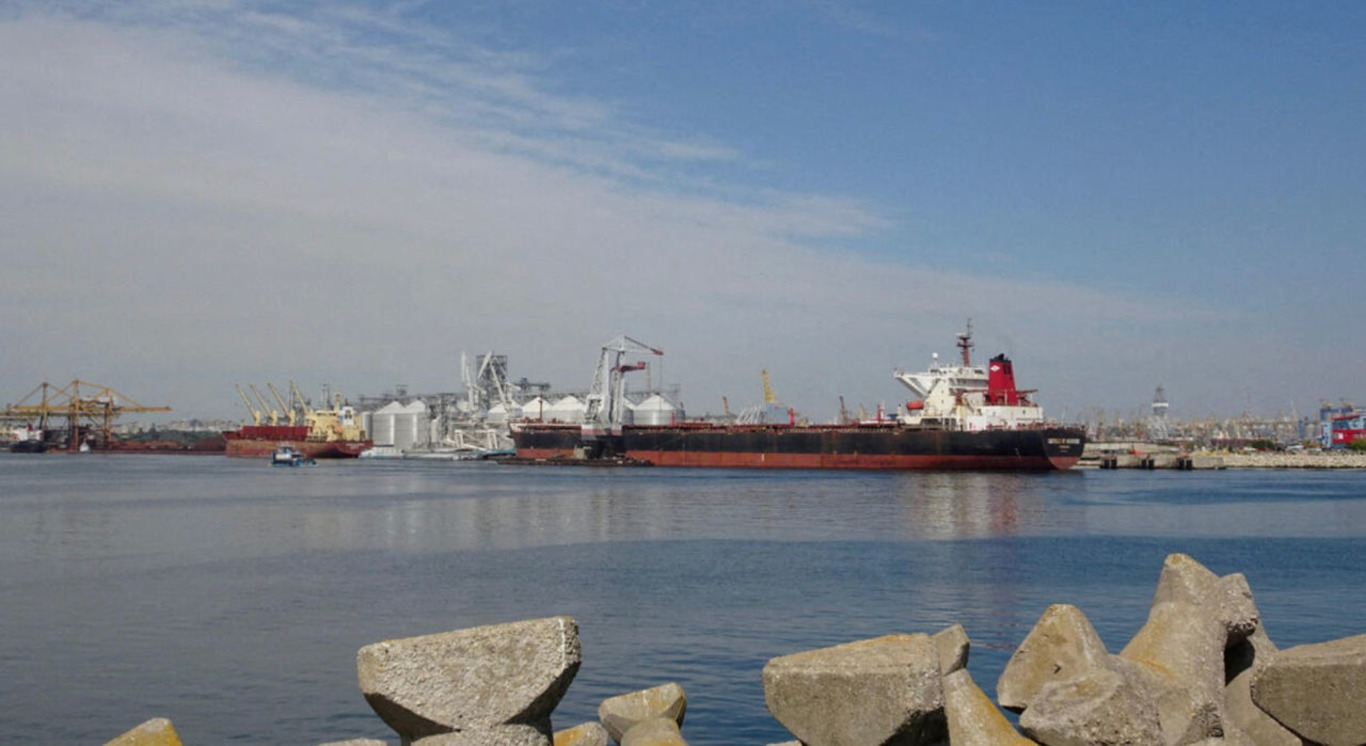 танкер із паливом