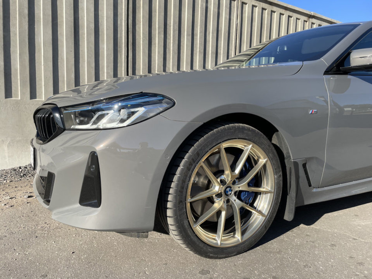 автомобіль BMW