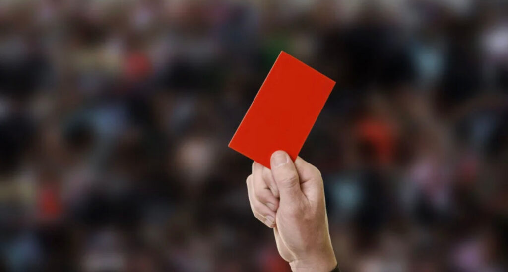 червона картка у футболі