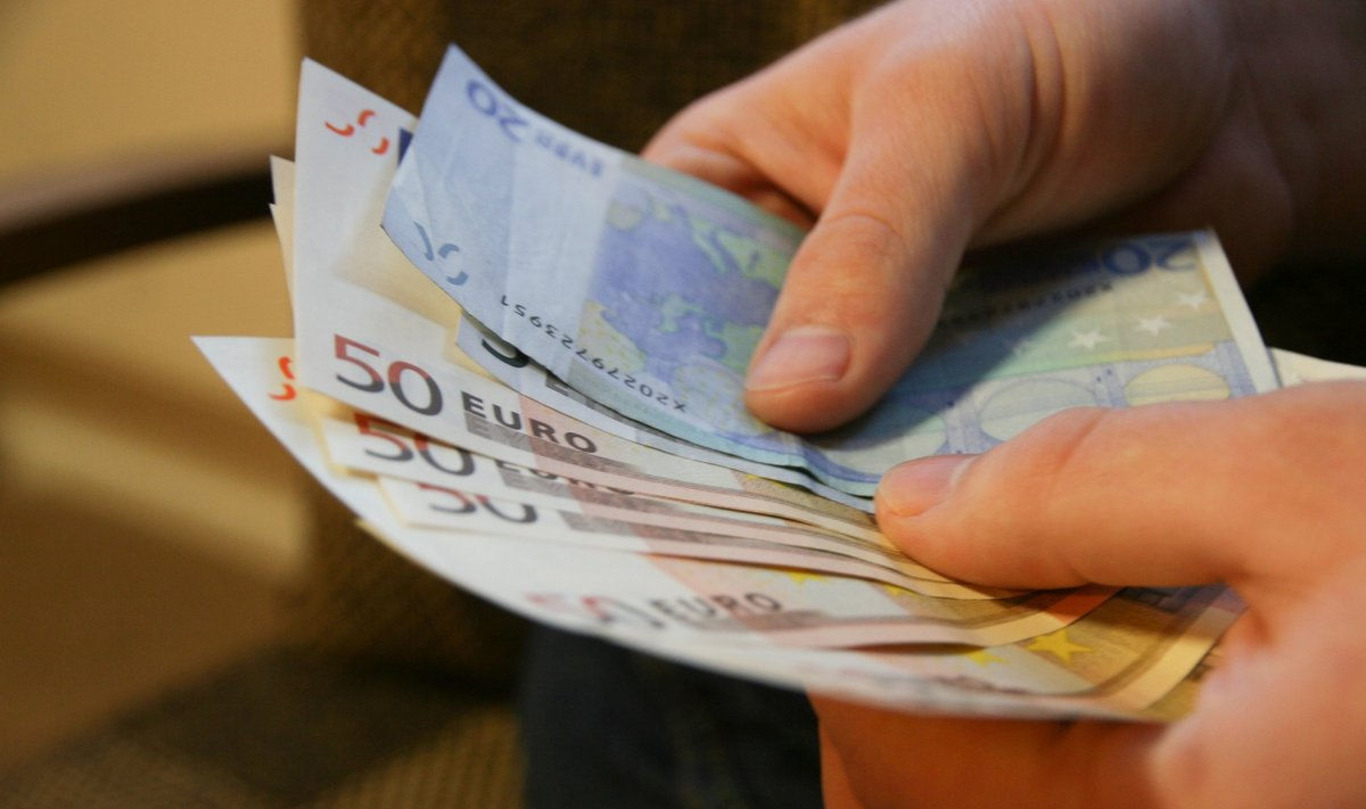 гроші (купюри євро)