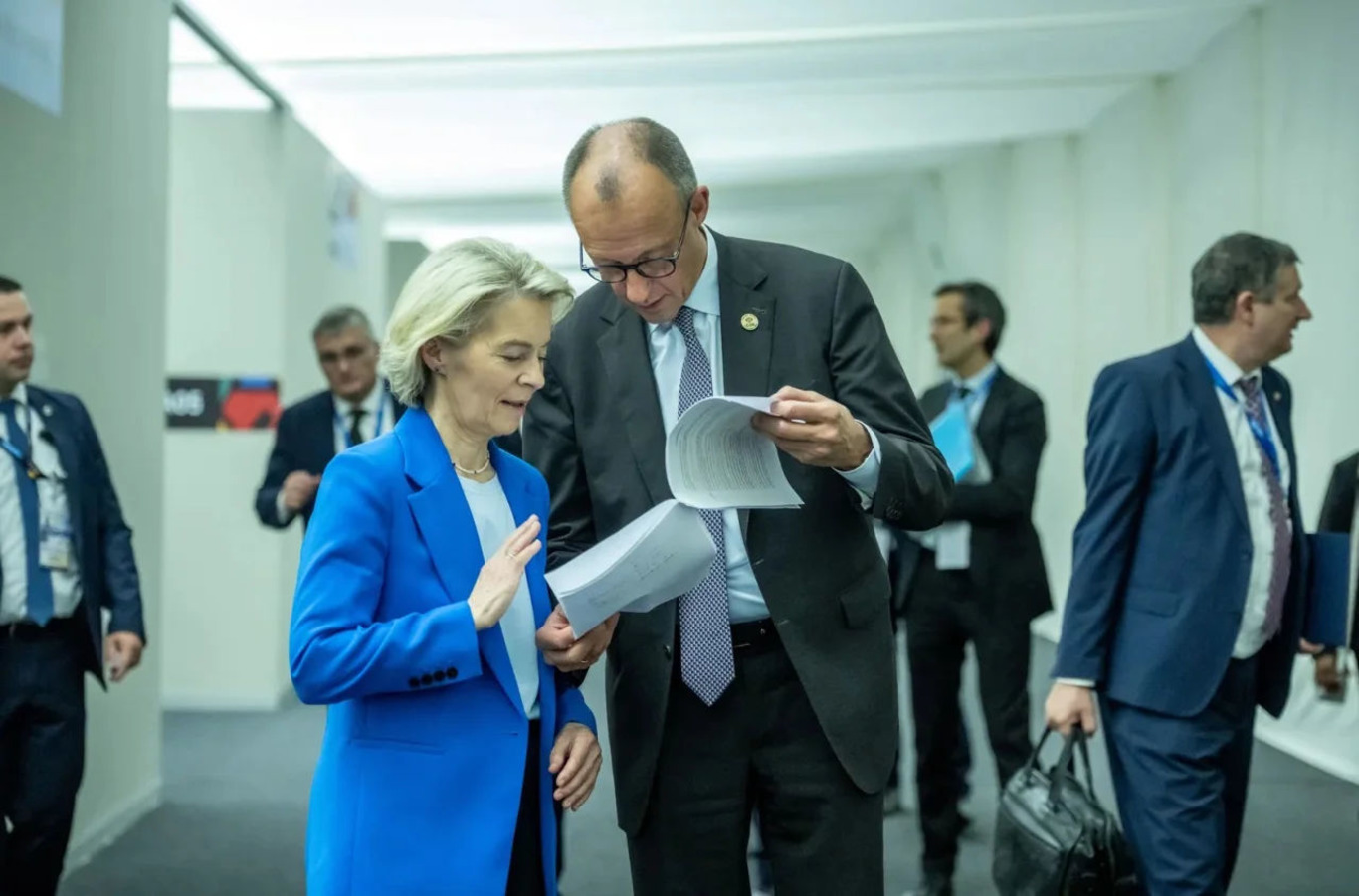 європейські чиновники