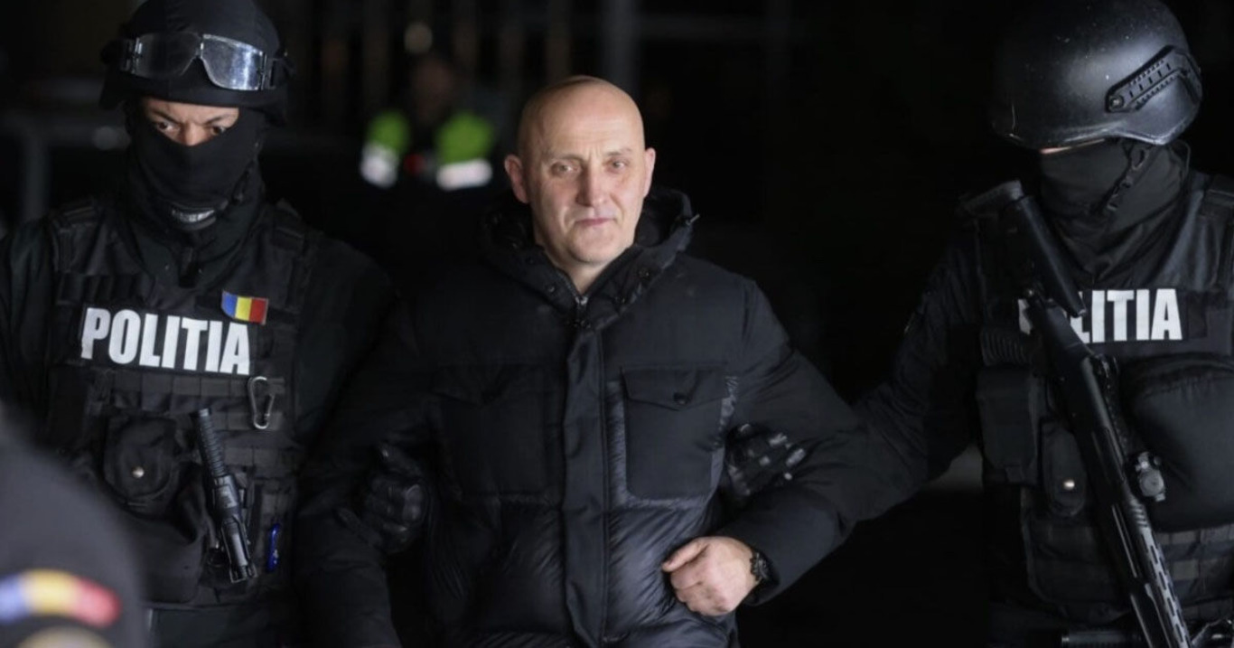 чоловік та поліція