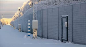 Фінляндія добудовує 8 км паркану на кордоні з РФ у Лапландії