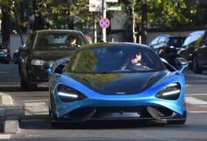 У Румунії податкова служба моніторить соцмережі, щоб виявляти власників розкішних авто