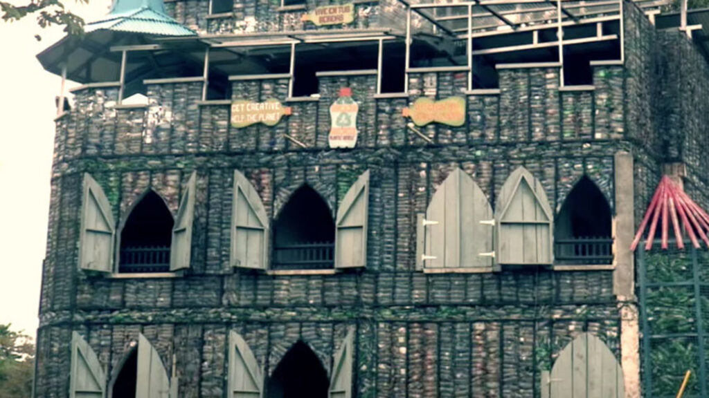 будинок із пляшек