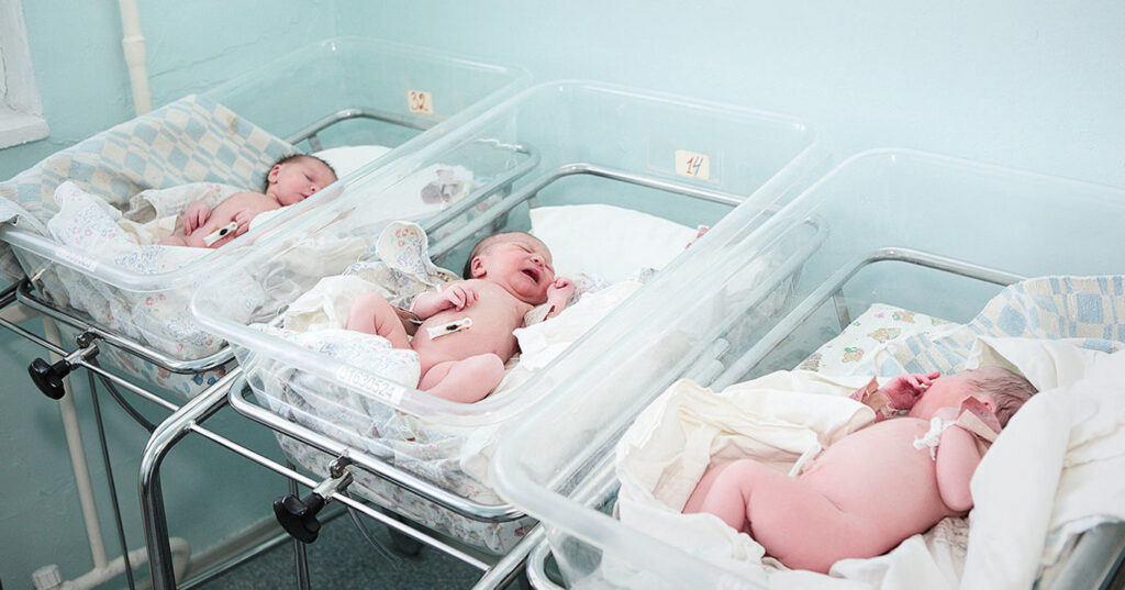 новороджені діти