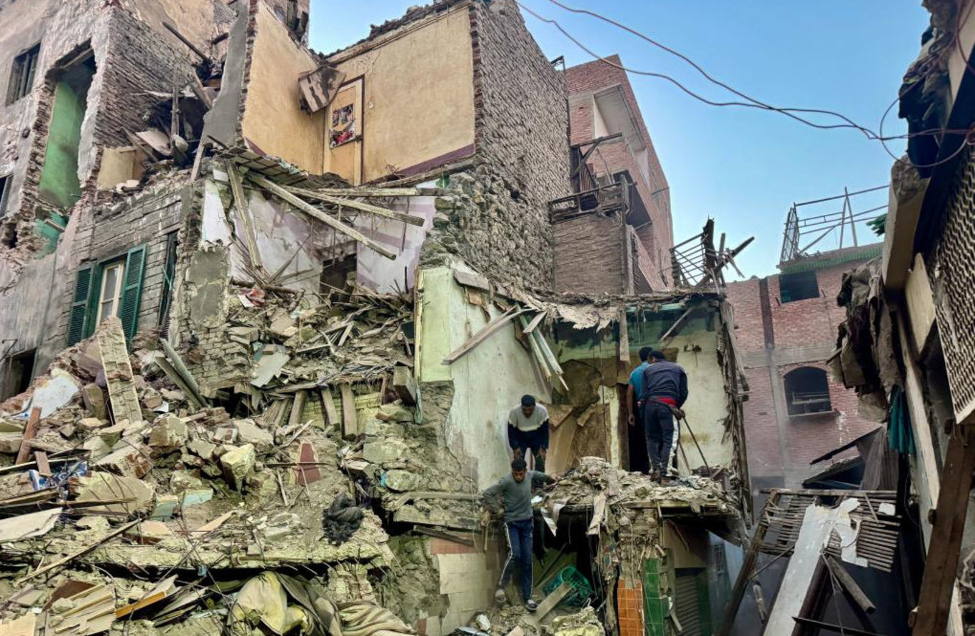 зруйнований будинок