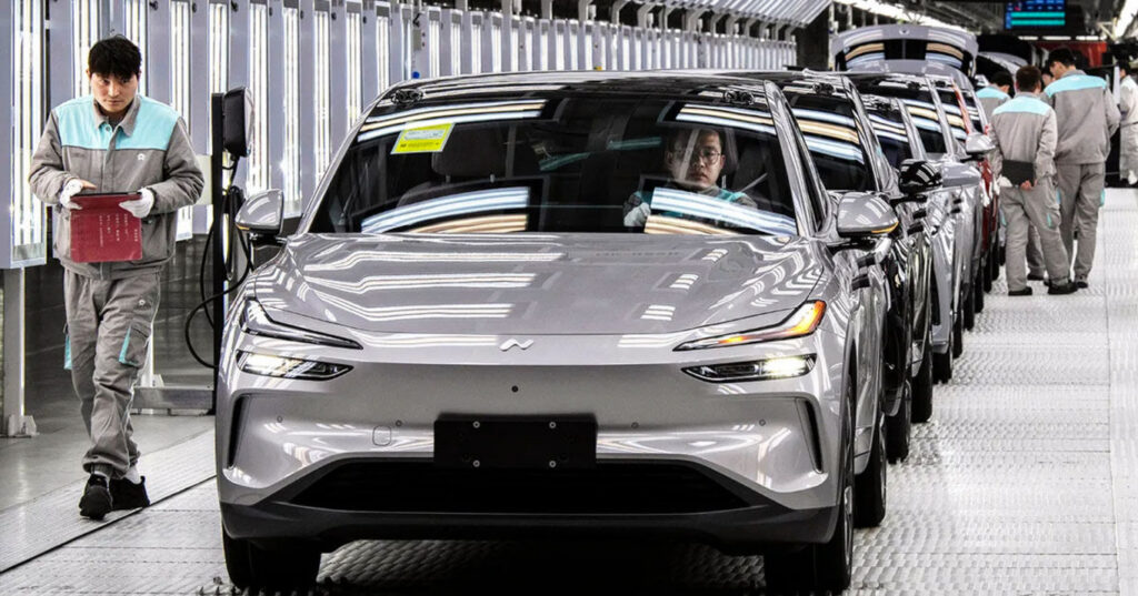 цех зі збору автомобілів