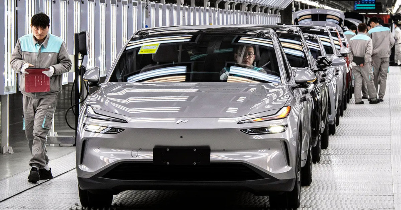 цех зі збору автомобілів