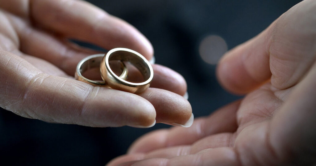 обручальні кільця