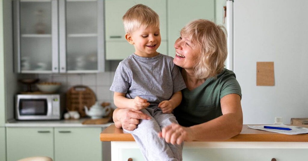 бабуся з онуком