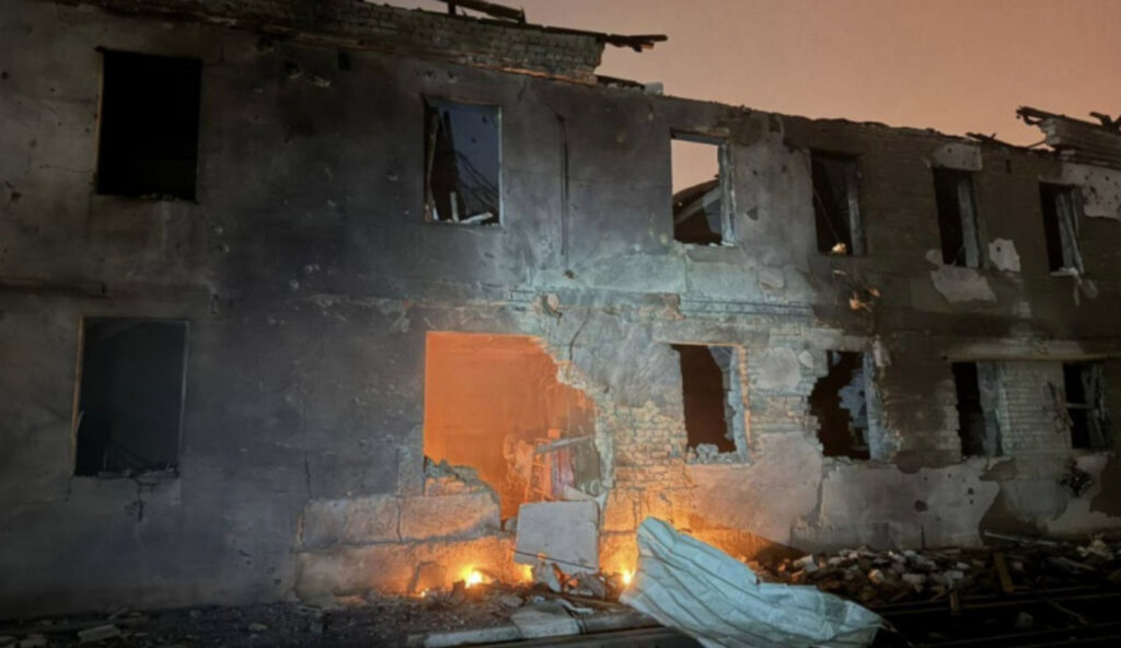 пошкоджений будинок