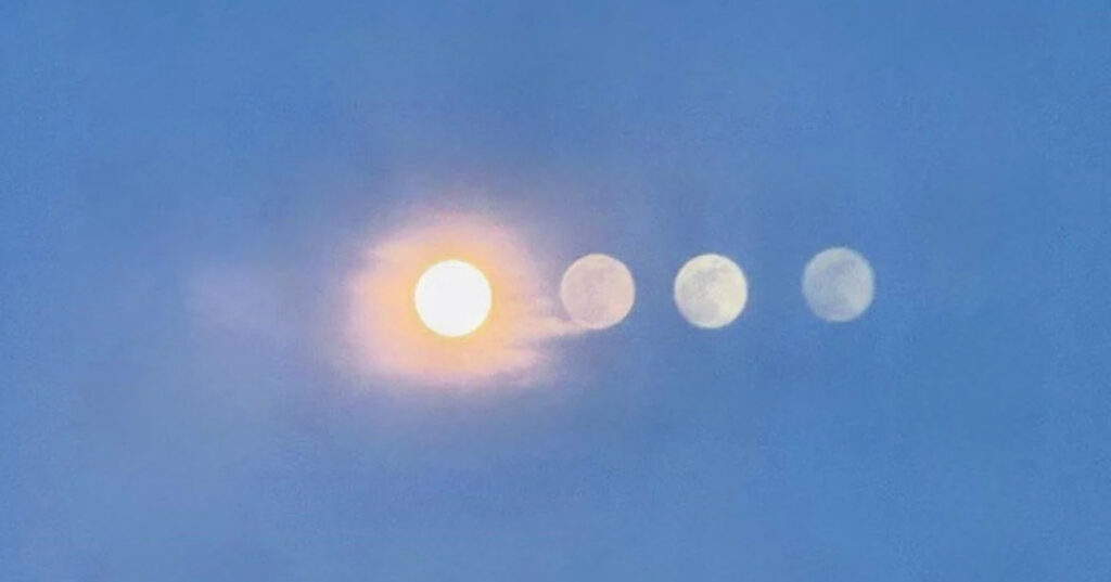 місяць у небі