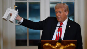 Трамп вирішив збудувати у Вашингтоні гігантську тріумфальну арку: буде більше паризької