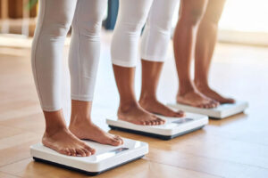 У Китаї пов’язали набір ваги зі звичкою спати при світлі