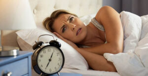 Вчені: Порушення режиму сну веде до зайвої ваги