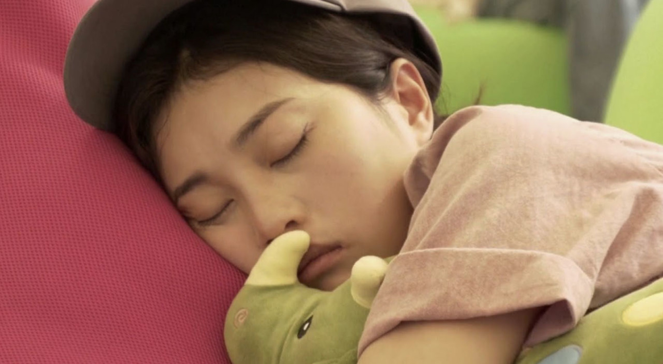 жінка спить