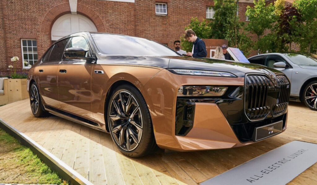 автомобіль BMW