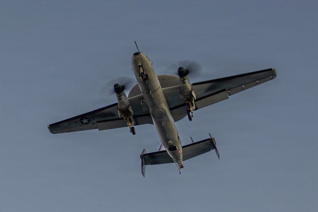 військовий літак