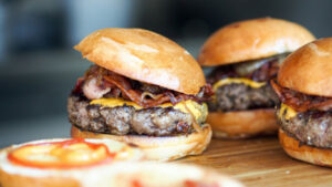 Дослідження: Навіть за здорового харчування фастфуд може шкодити мозку