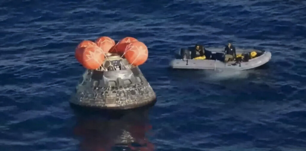 люди в морі