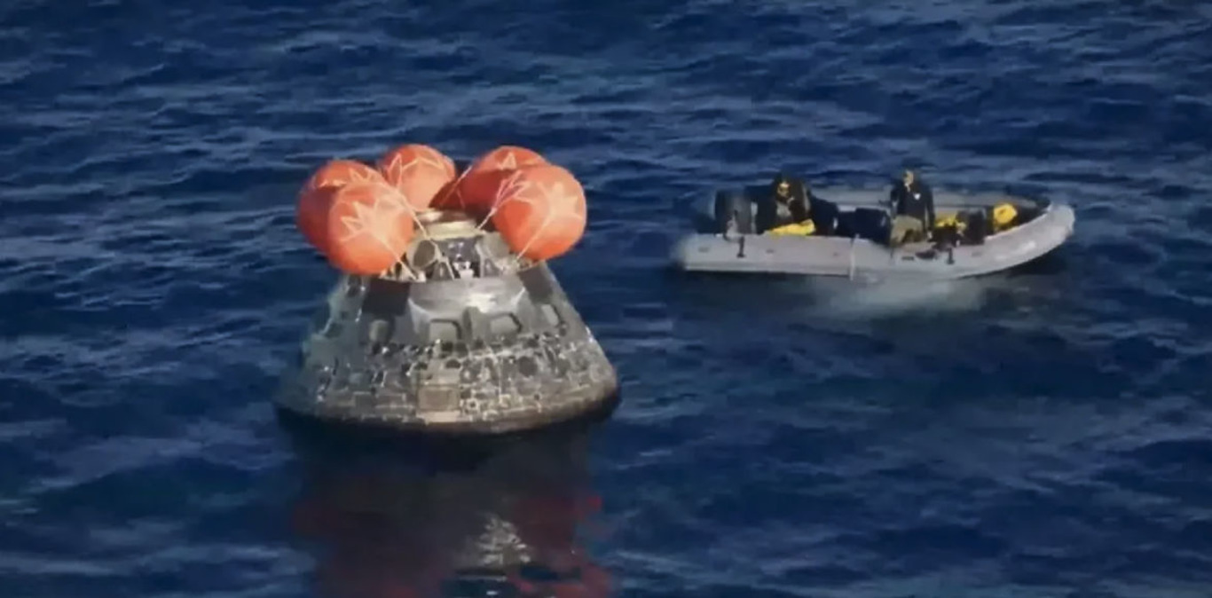 люди в морі