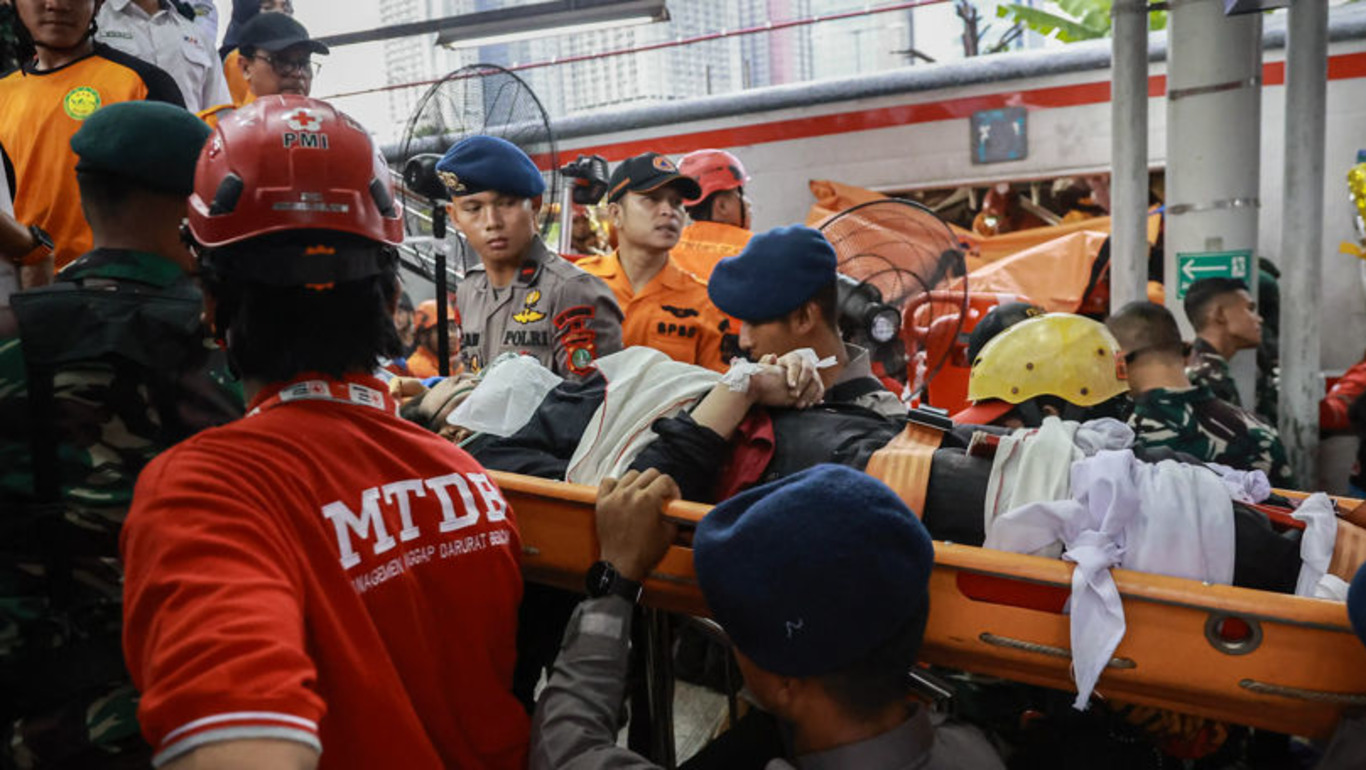 постраждалі внаслідок зіткнення поїзда