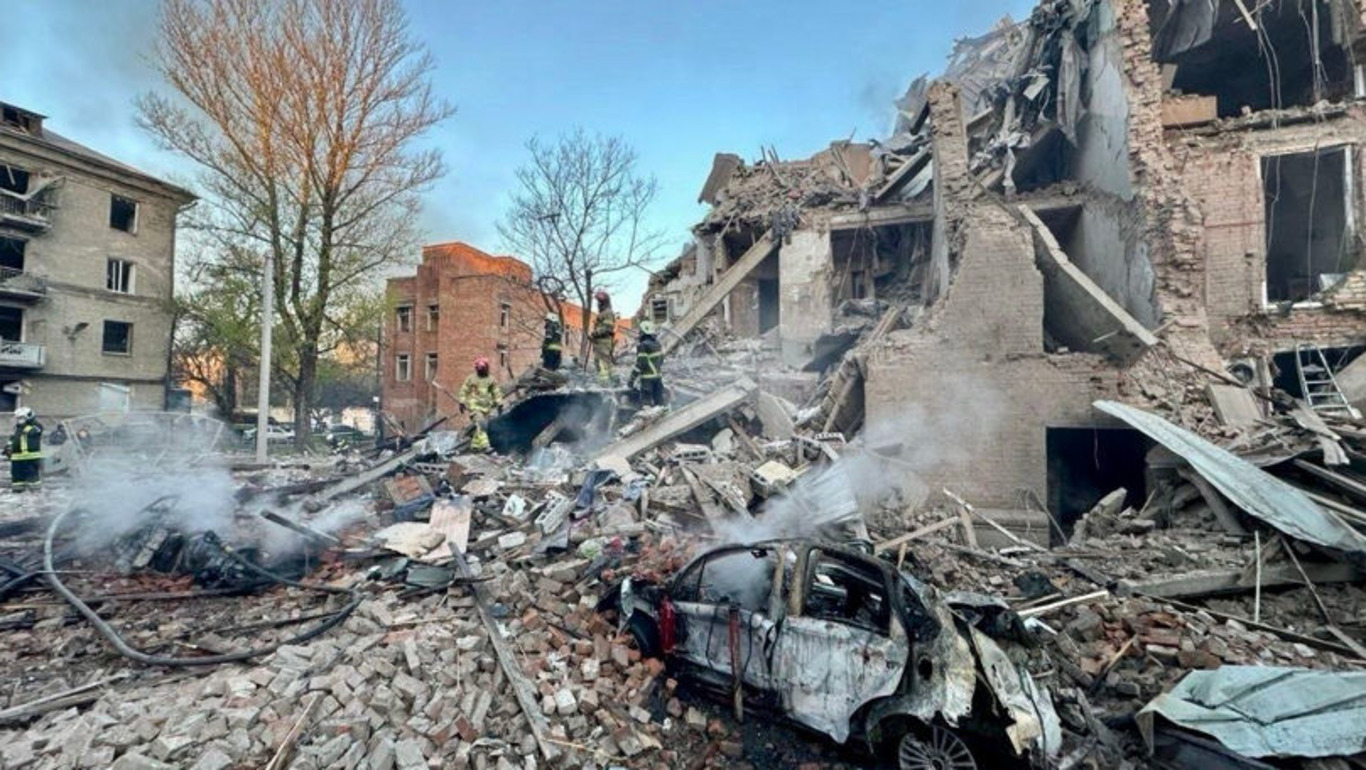 зруйнований будинок