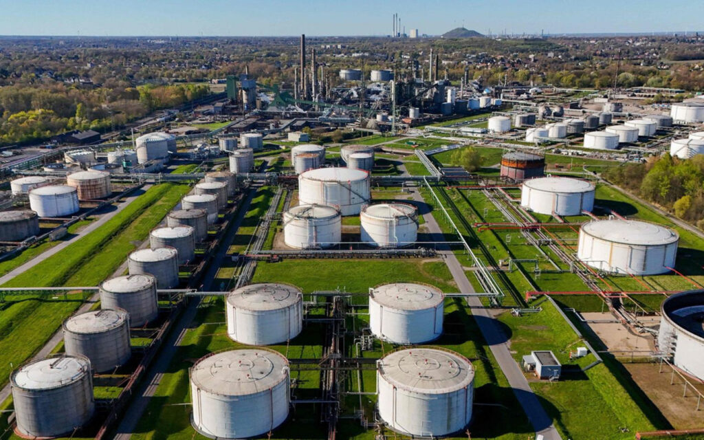 нафтоперреробний завод