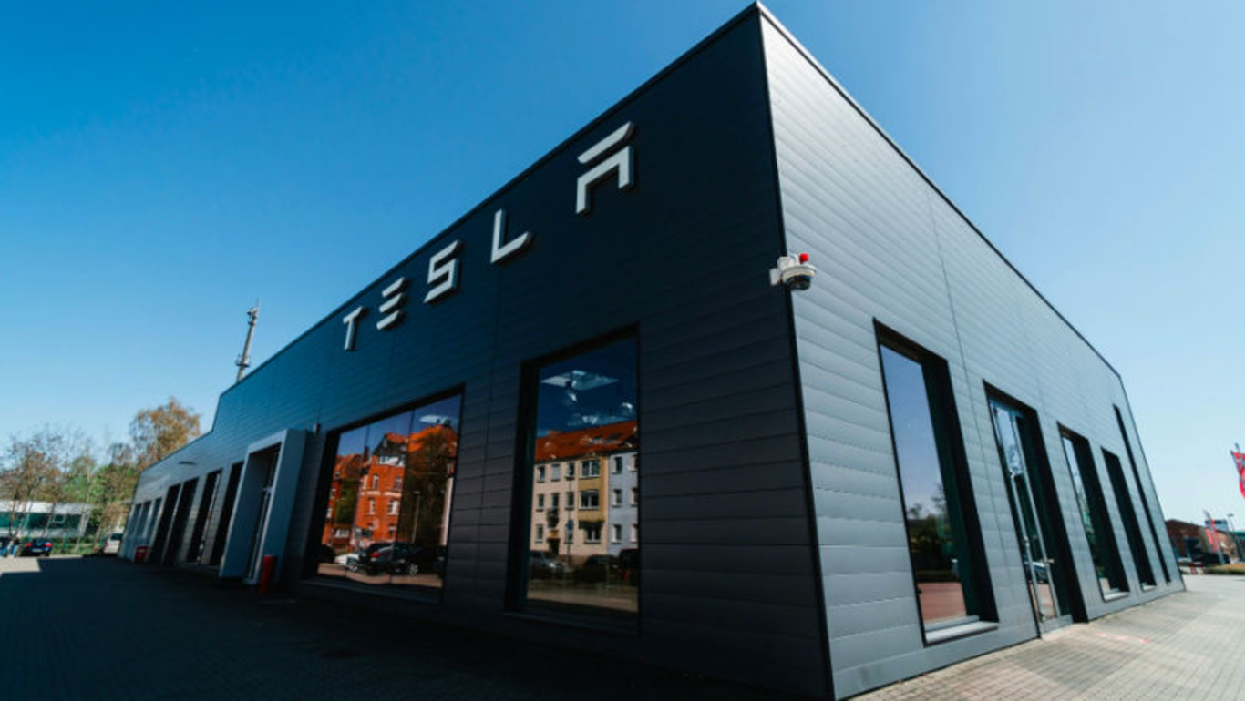 Tсервісний центр Tesla