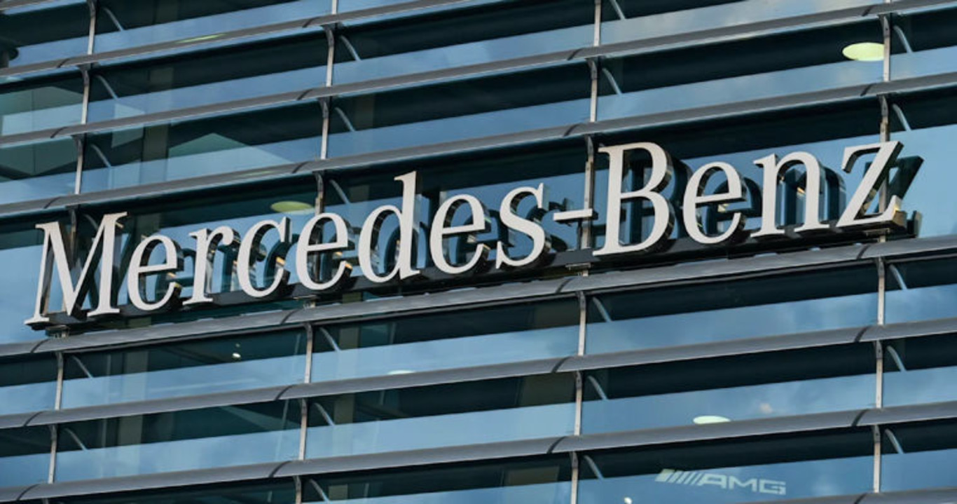 логотип Mercedes-Benz