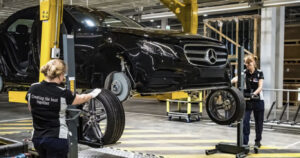 Mercedes може розпочати виробництво військової техніки