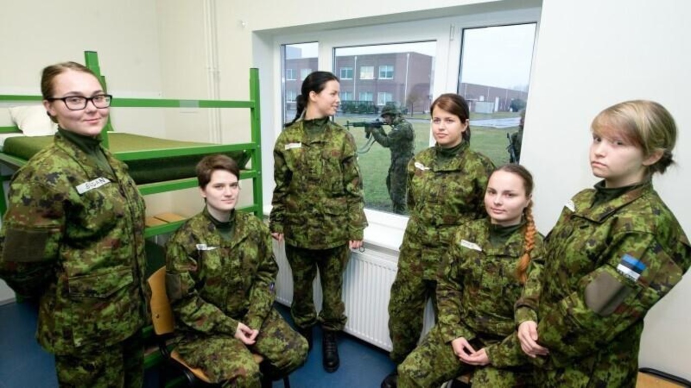 жінки в естонській армії