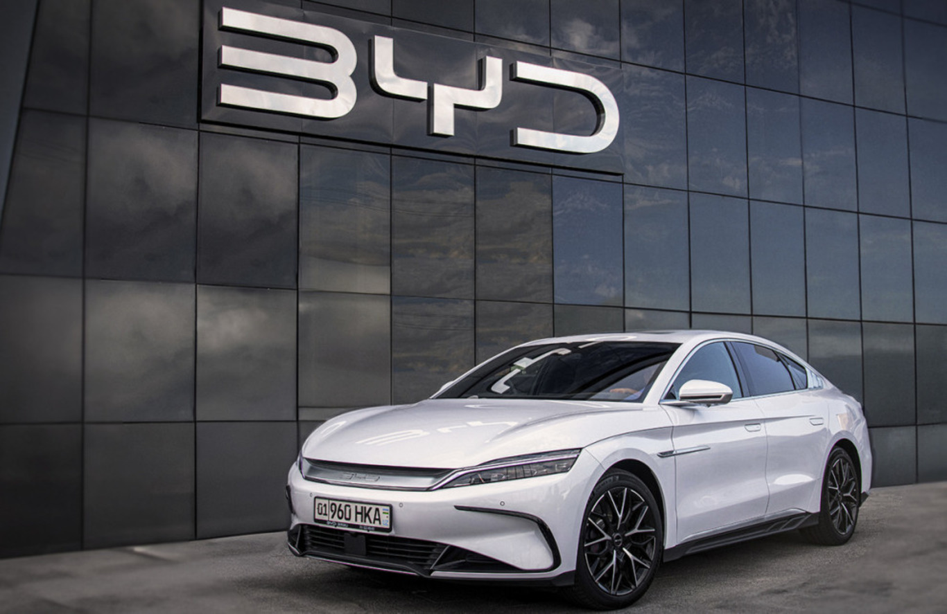 автомобіль BYD