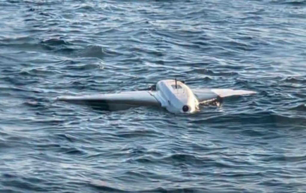 дрон у морі